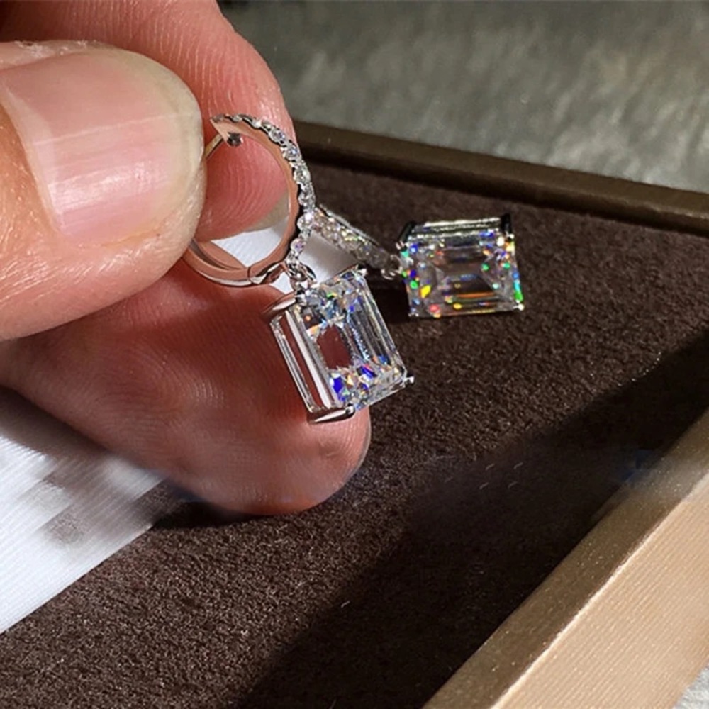 New Women’s 925 Silver Elegant Diamond Earrings - Picture 3 of 3